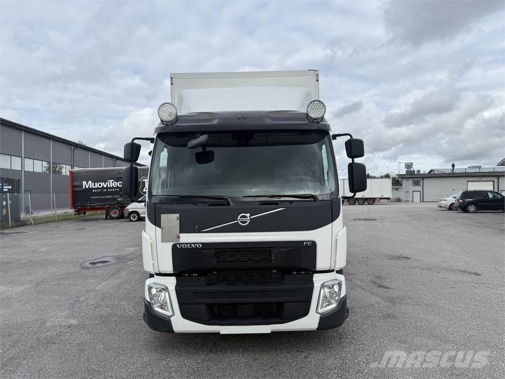 Volvo FE320 4x2 Bakwagens met gesloten opbouw