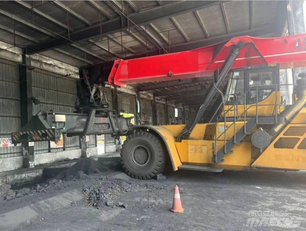 Sany SRSC 45 V Reachstackers