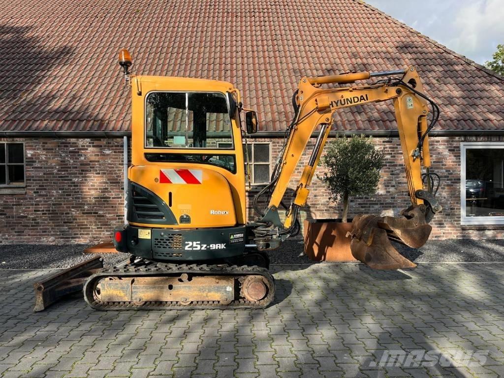 Hyundai R25Z-9 AK Rupsgraafmachines