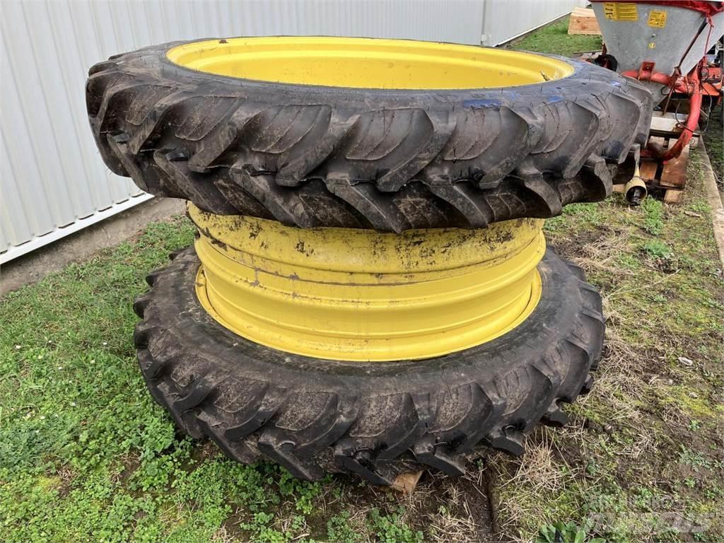 Taurus 270/95R44 Banden, wielen en velgen