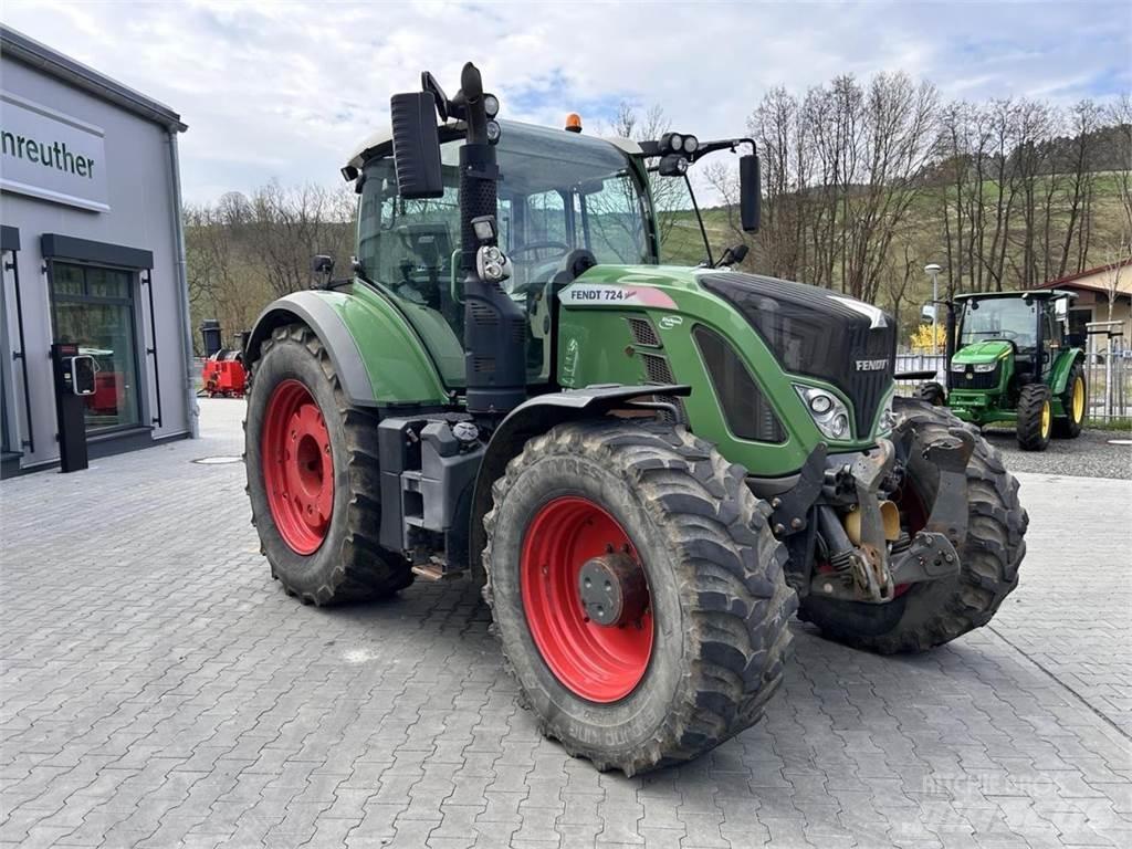 Fendt 724 Vario Tractoren