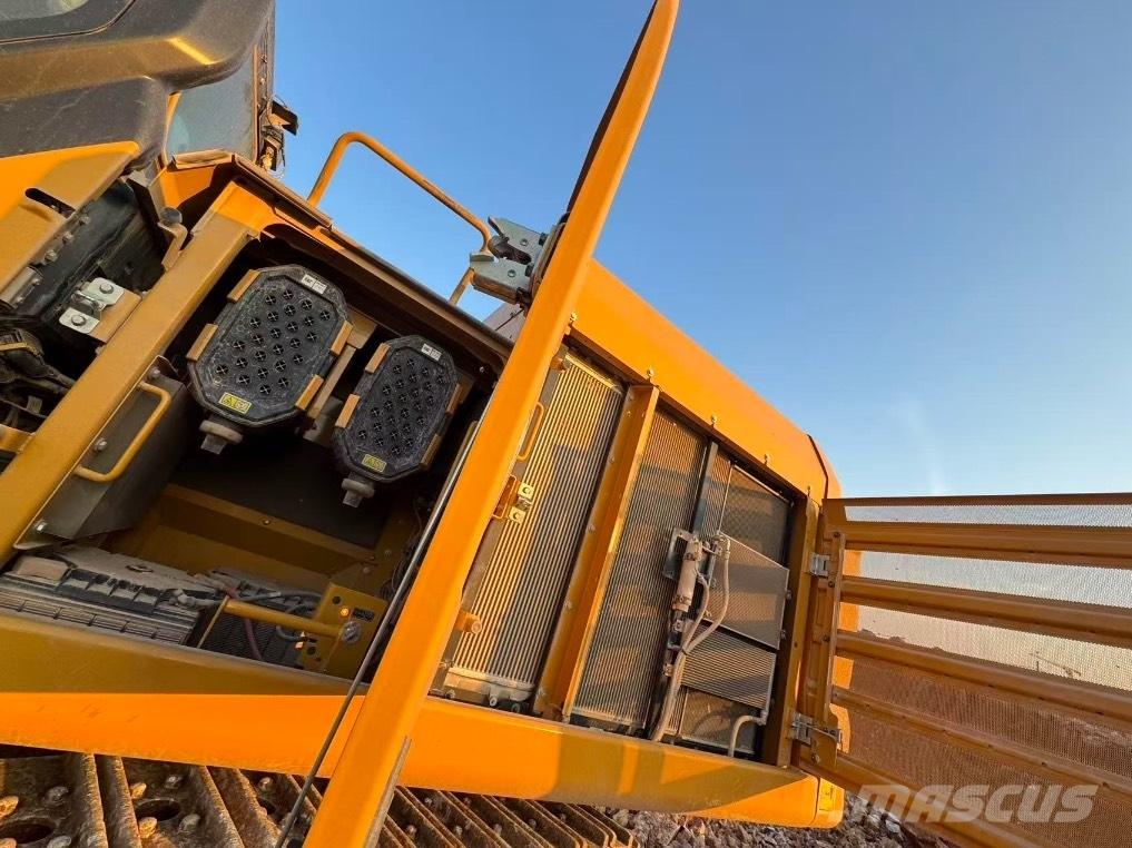CAT 352 Rupsgraafmachines