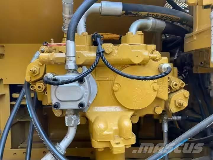 CAT 320 C Rupsgraafmachines