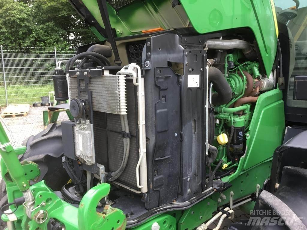 John Deere 6130R Tractoren