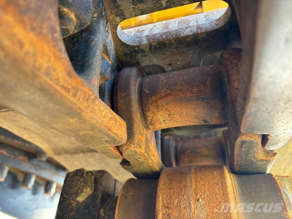 CAT 323 Rupsgraafmachines