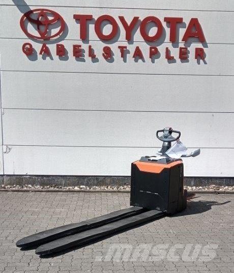 Toyota LPE 250 Meeloop stapelaar