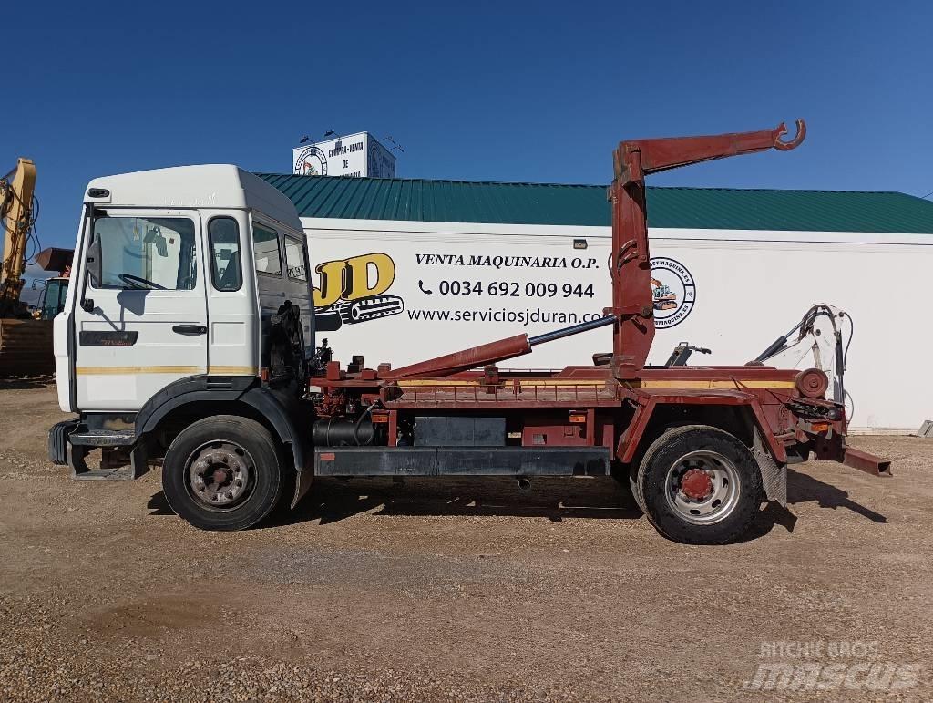 Renault M 210 Chassis met cabine