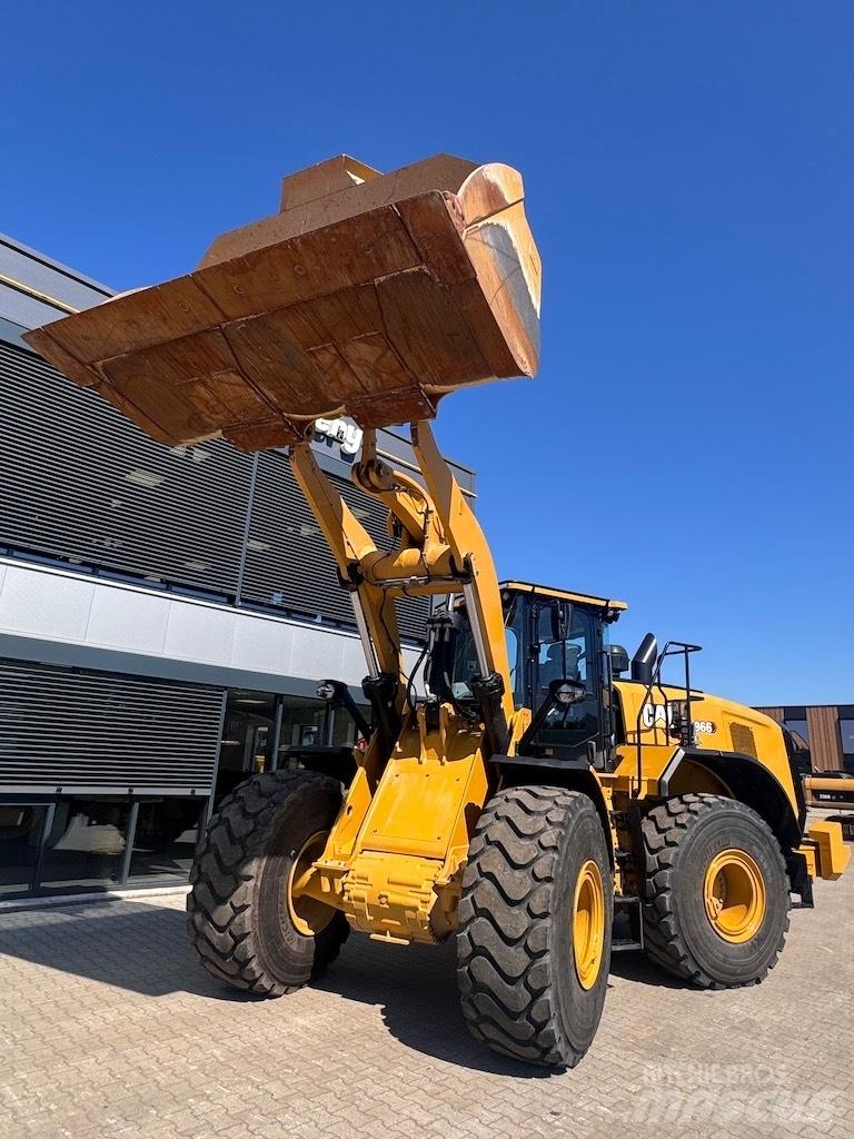 CAT 966 Wielladers