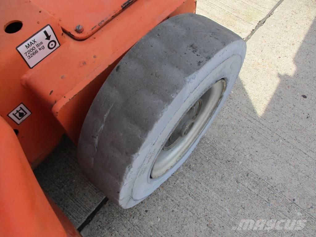 JLG E400 AJPN (745) Zelfrijdende knikarm hoogwerker