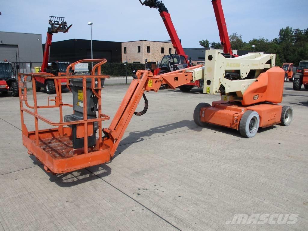 JLG E400 AJPN (745) Zelfrijdende knikarm hoogwerker
