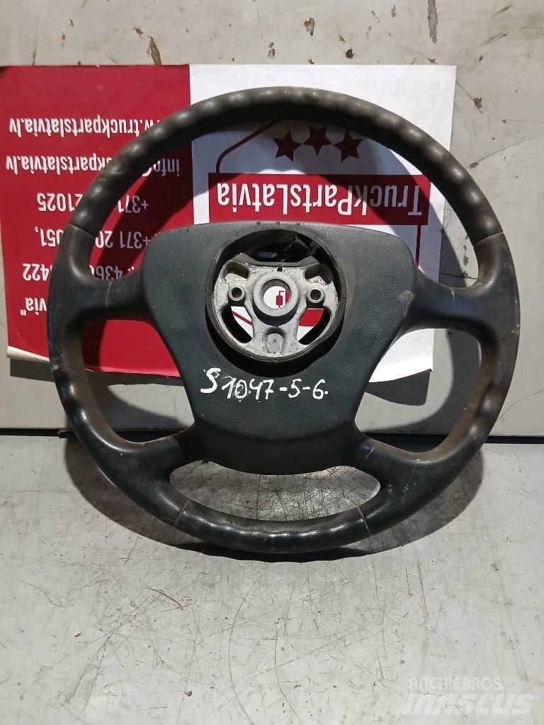 Scania P 420   1495393 Cabine en interieur