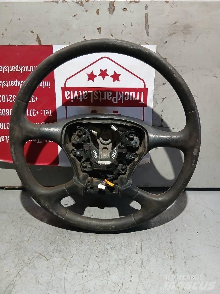 Scania P 420   1495393 Cabine en interieur