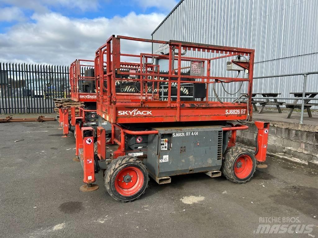 SkyJack SJ 6826 RT Schaarhoogwerkers