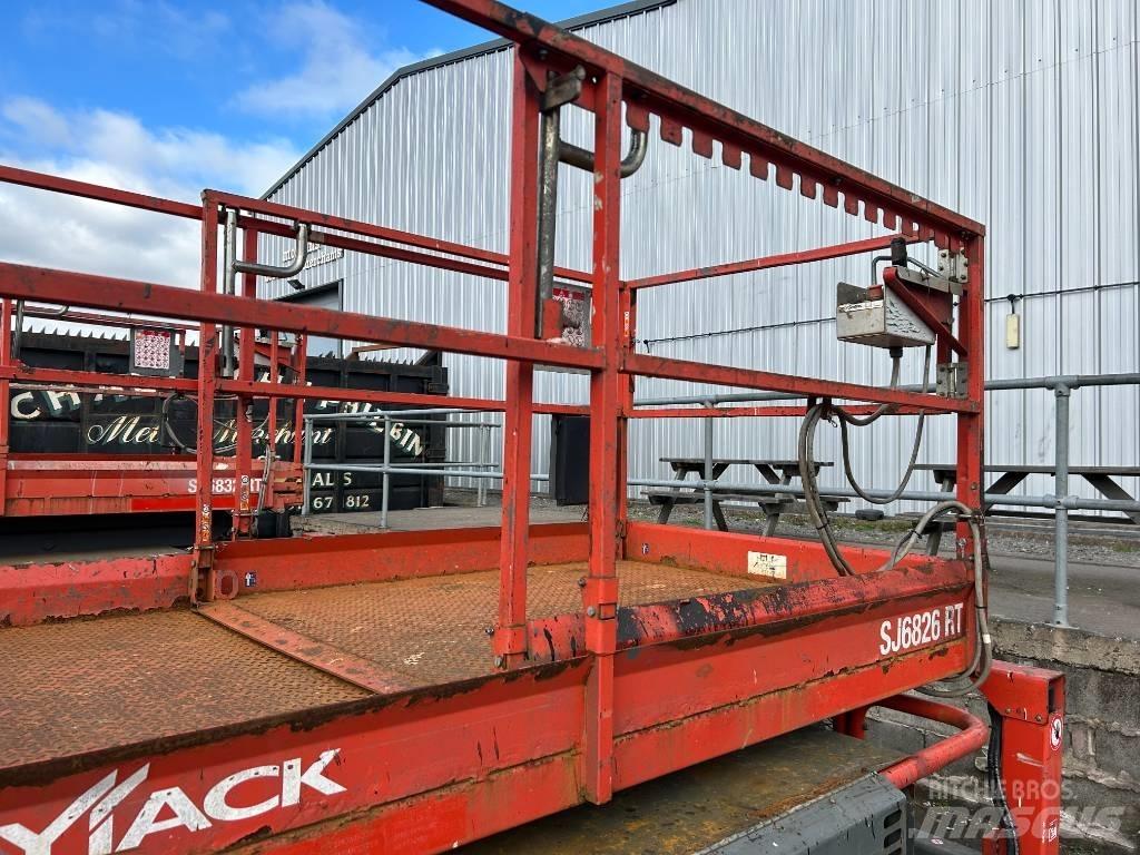 SkyJack SJ 6826 RT Schaarhoogwerkers