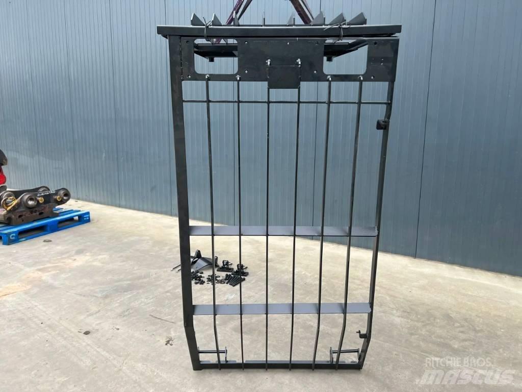 CAT 320D Guard Cabine en interieur