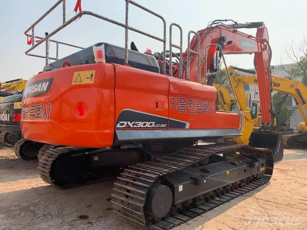 Doosan DX 300 LCA Rupsgraafmachines