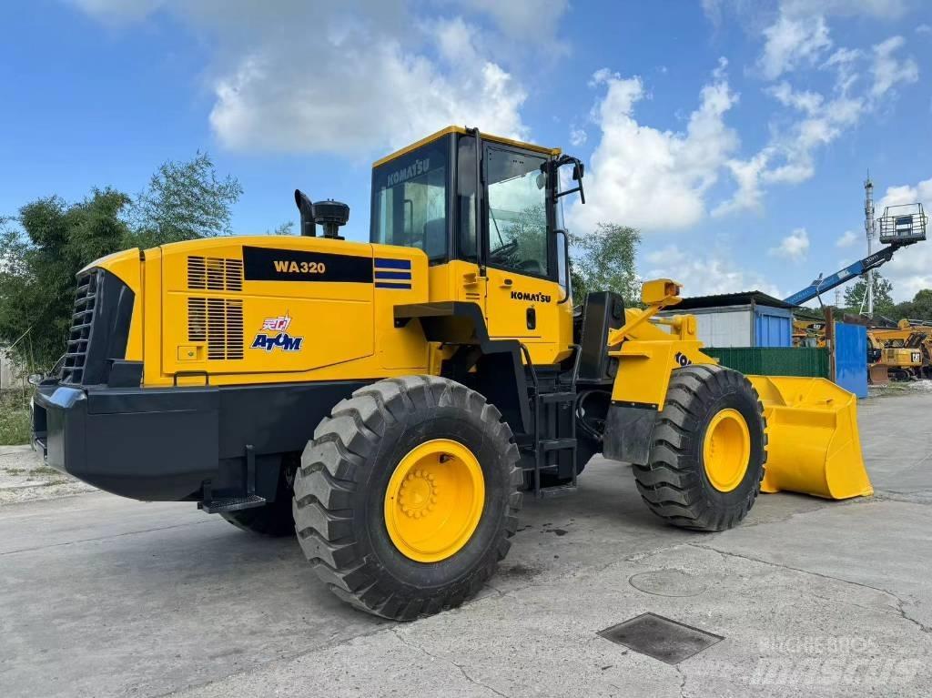 Komatsu WA 320-5 Wielladers