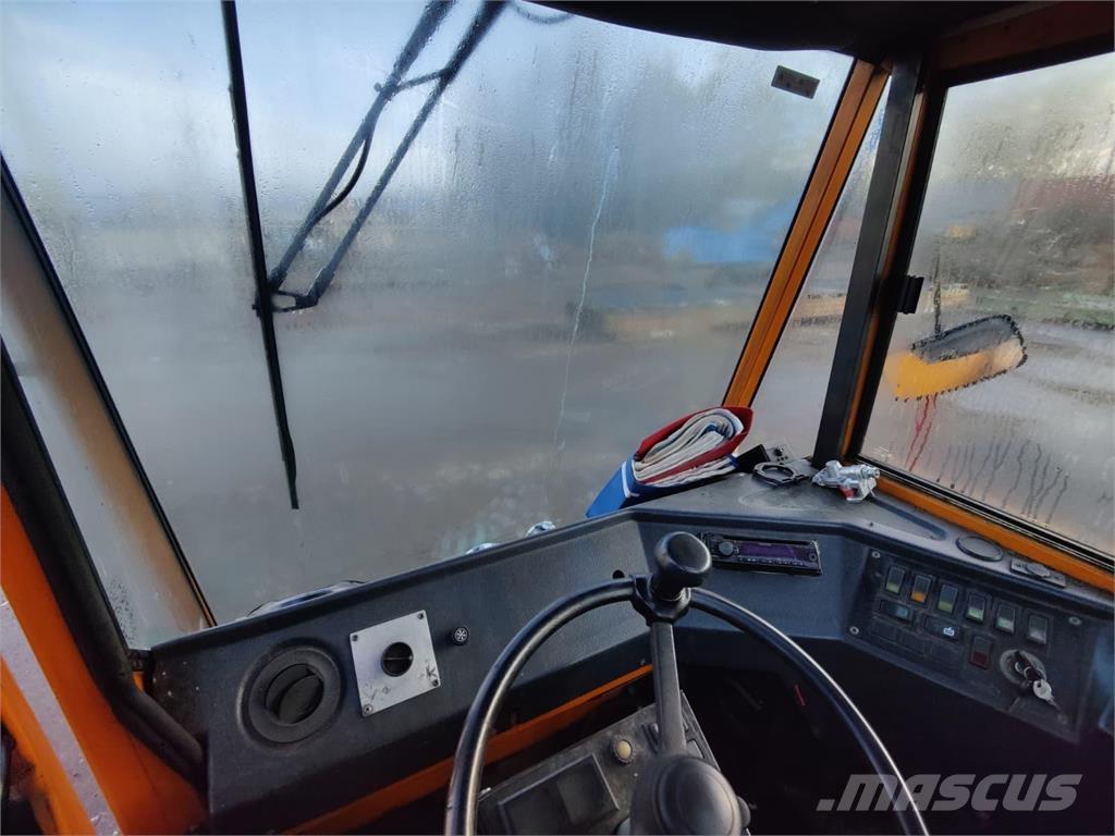 Sisu TR 180 AL 2 Terminaltrekkers