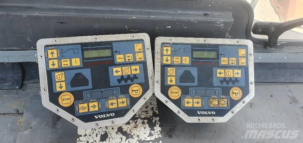 Volvo P 7820C Asfaltafwerkmachines