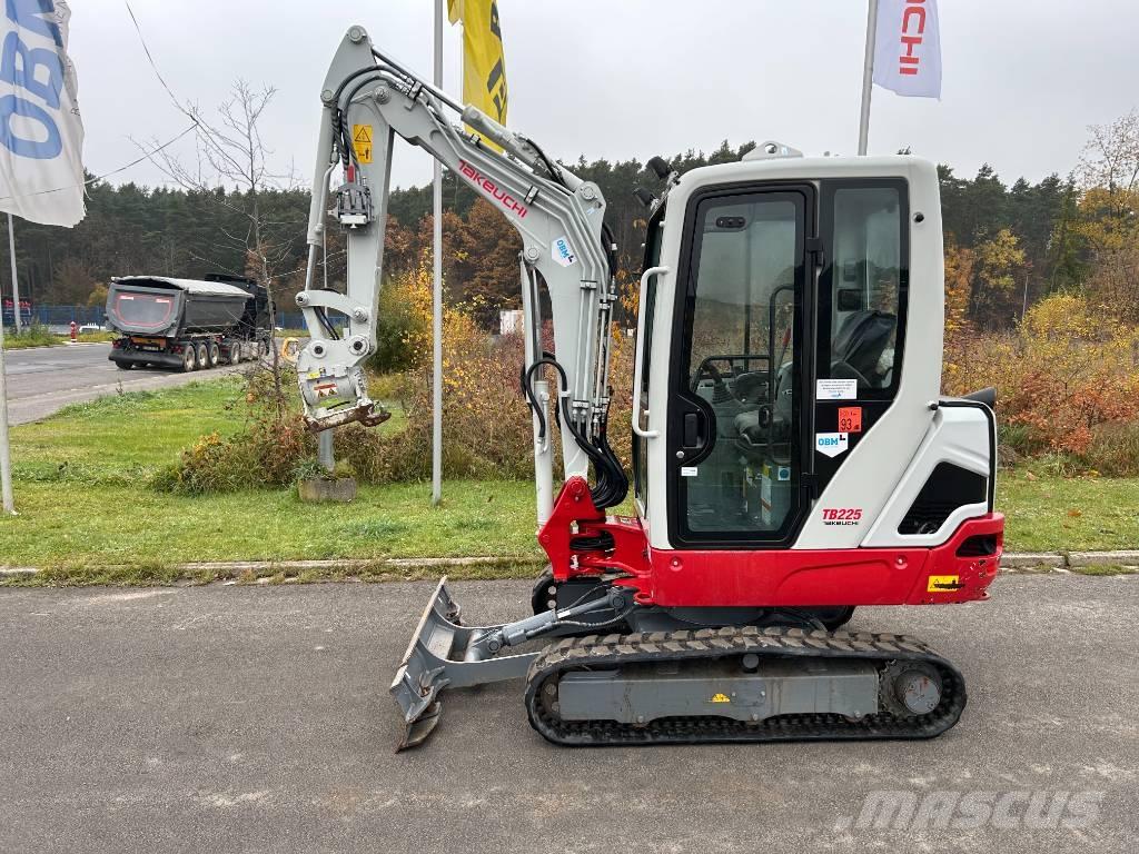 Takeuchi TB 225 Minigraafmachines < 7t