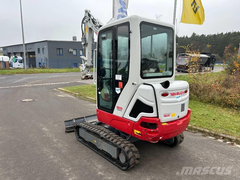 Takeuchi TB 225 Minigraafmachines < 7t