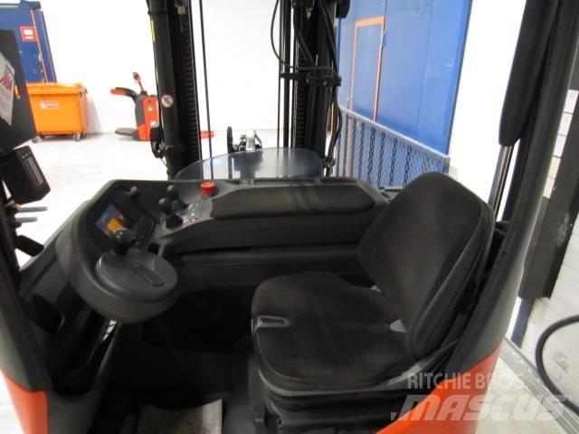 Linde R16G Reachtruck voor hoog niveau