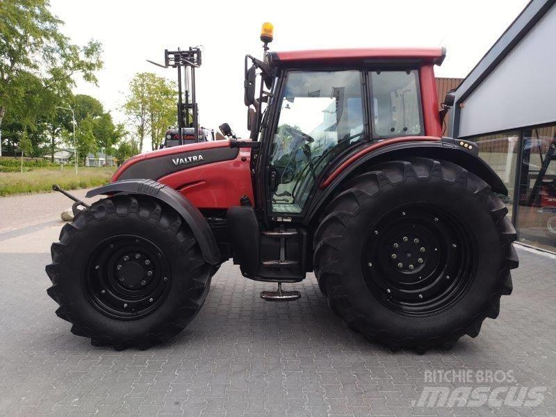 Valtra N 141 Tractoren