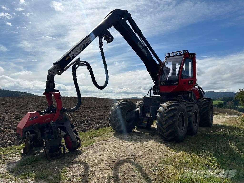 Komatsu 951 Harvesters