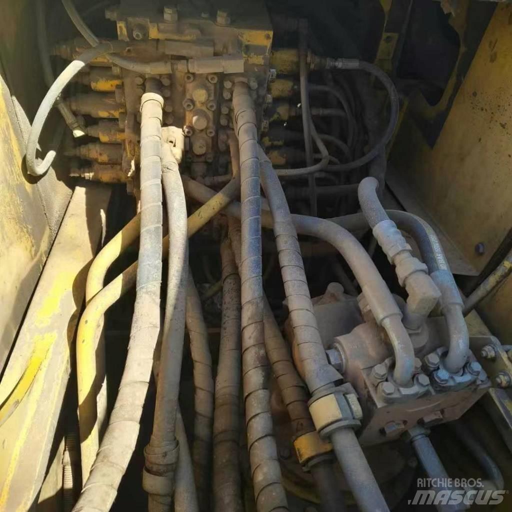 Komatsu PC 200-8 Rupsgraafmachines