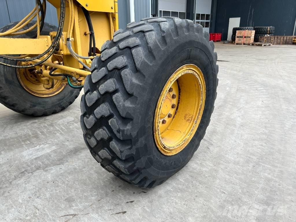 CAT 140H Graders