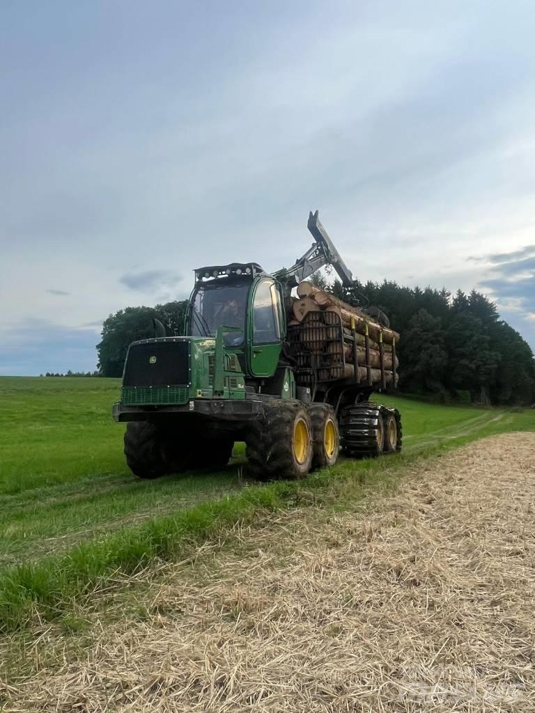 John Deere 1110E Uitrijwagens