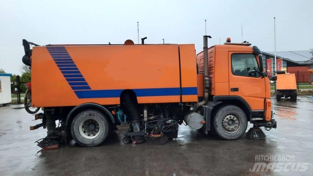 Volvo FM9 + Beam CX800 Veegwagens