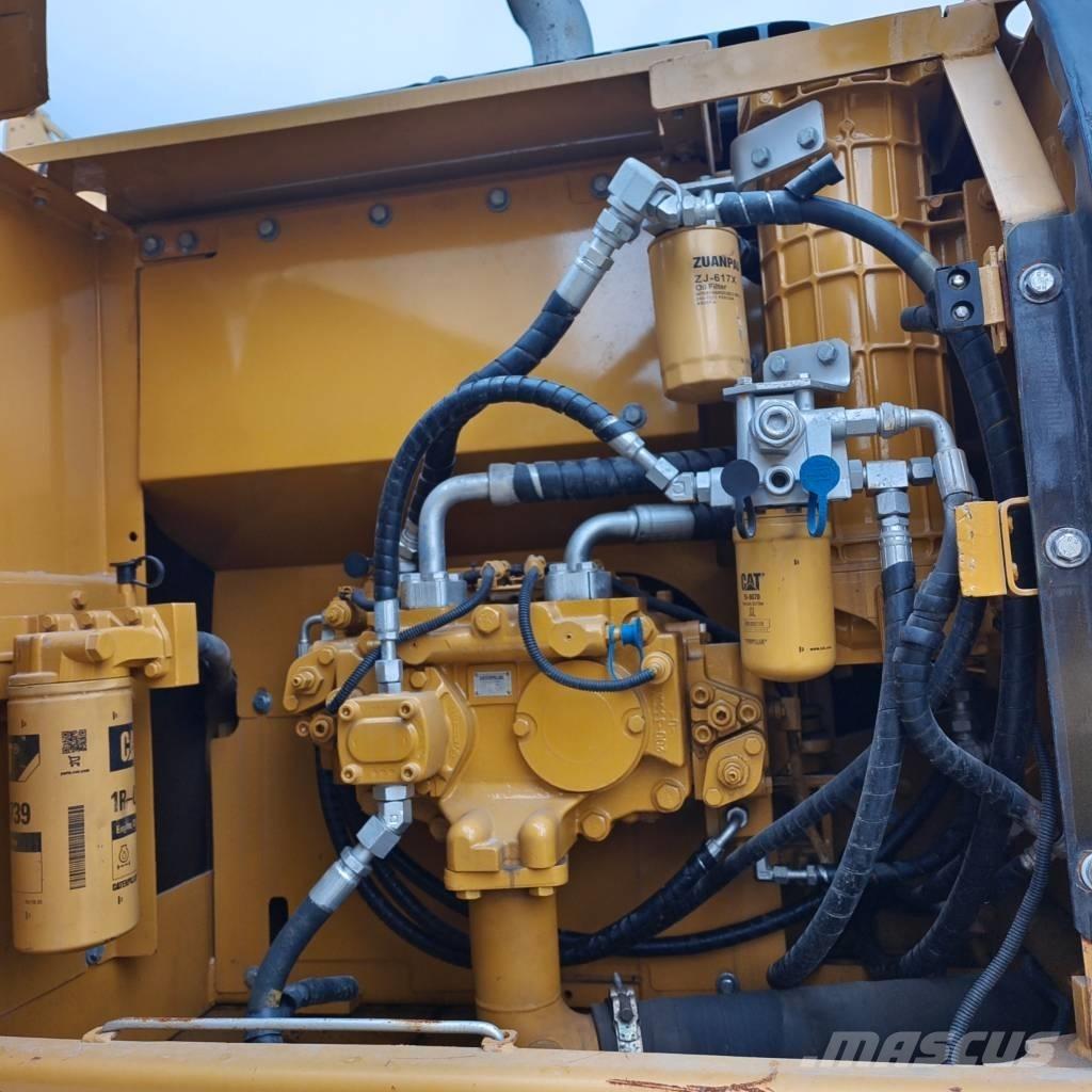 CAT 320 D L Rupsgraafmachines