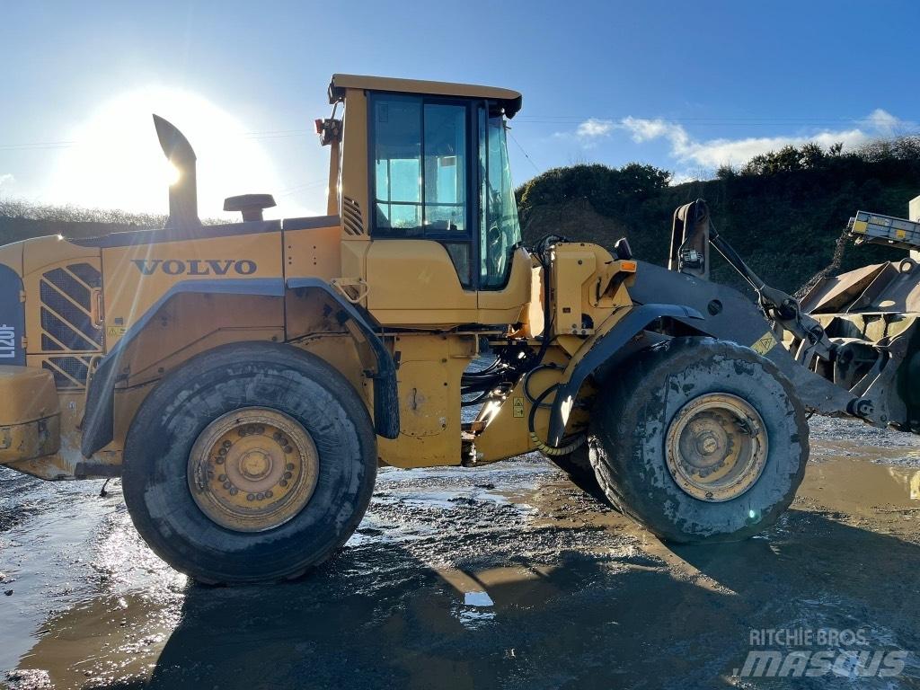 Volvo L 120 F Wielladers