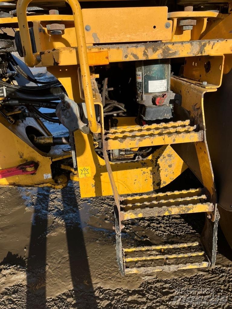 Volvo L 120 F Wielladers