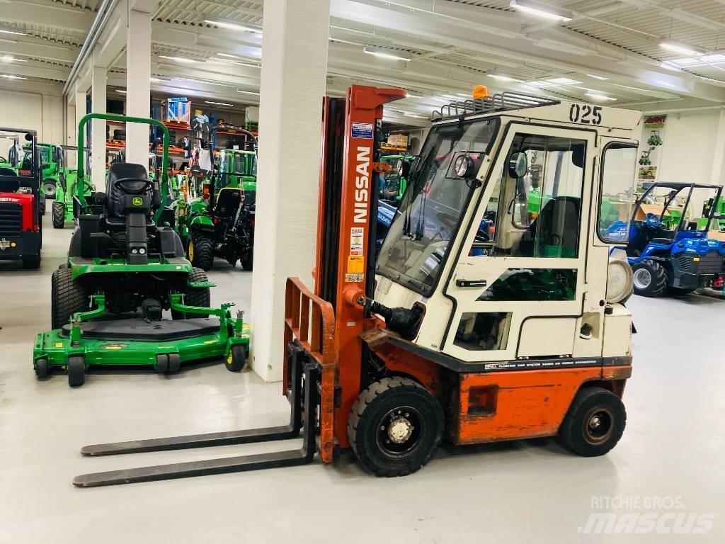Nissan 25 LPG heftrucks