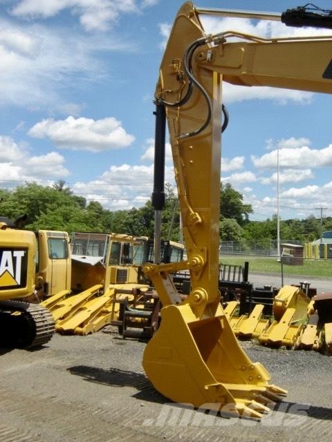 CAT 320 Rupsgraafmachines