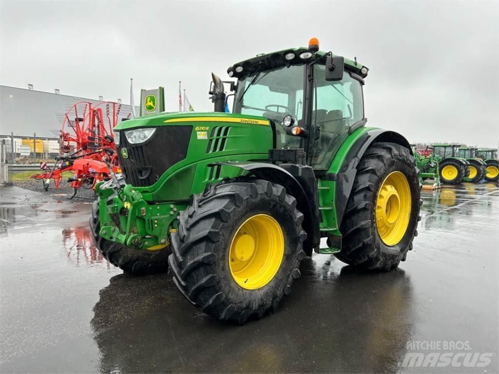 John Deere 6210R Tractoren