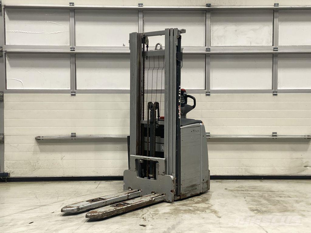 Still EXV14I Meeloop stapelaar