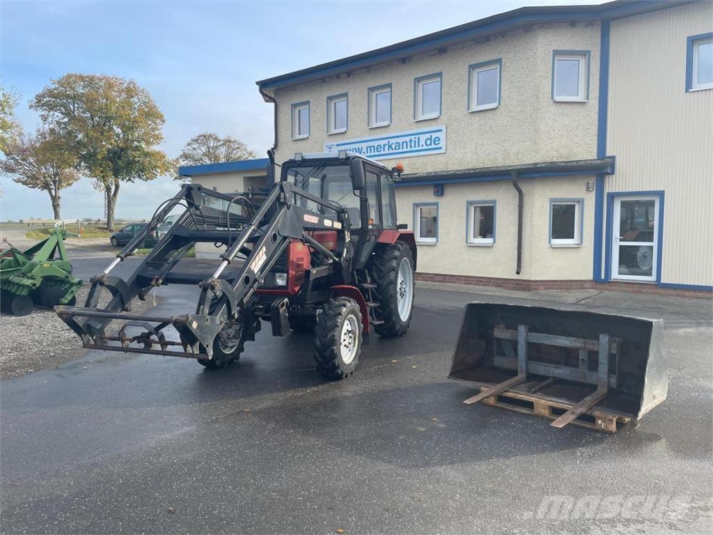 Belarus MTS 820 + FL Tractoren