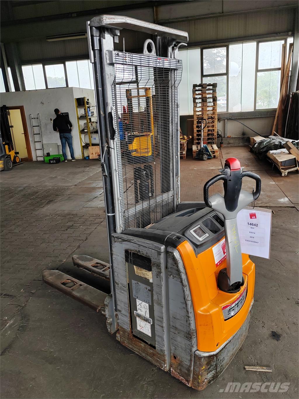 Still EXV14 Zelfrijdende stapelaars