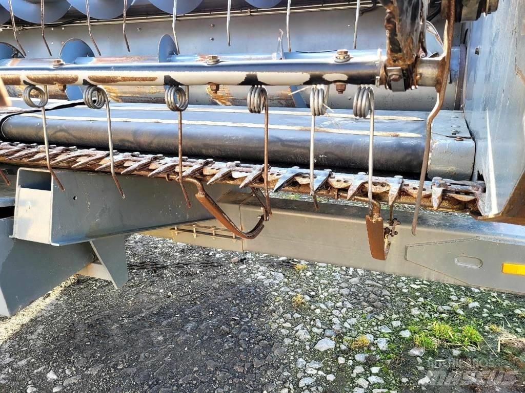 Challenger 680B Maaidorsmachines