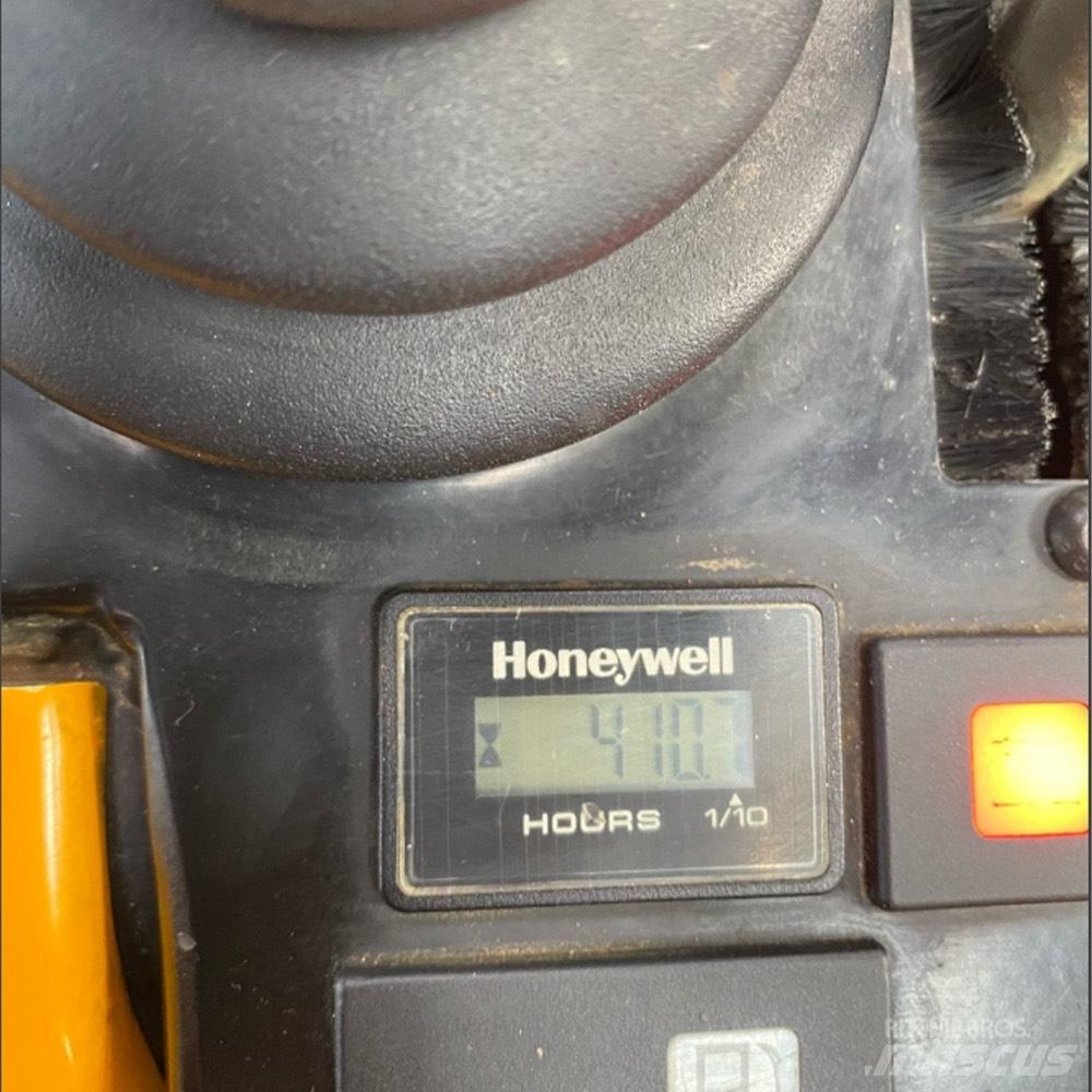 JCB 8008 Minigraafmachines < 7t