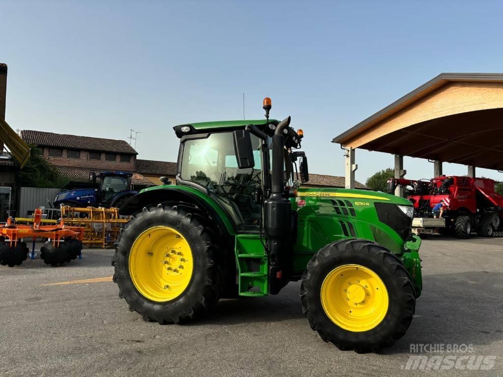 John Deere 6130 R Tractoren