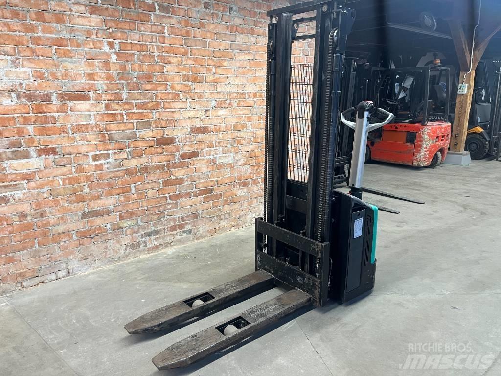 Mitsubishi SBP 12 N Meeloop stapelaar