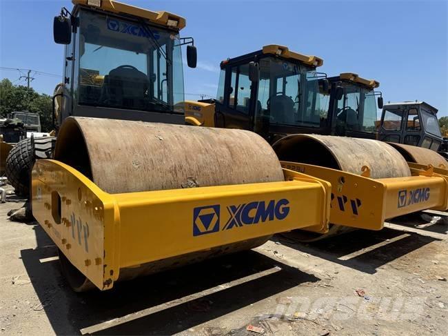 XCMG XS 223 J Trilrolwalsen