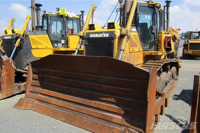 Komatsu D65 EX-16 Rupsdozers
