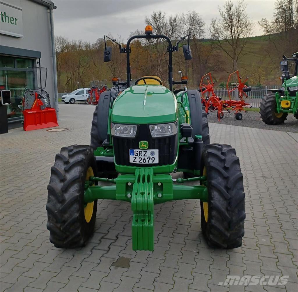 John Deere 5050E Tractoren