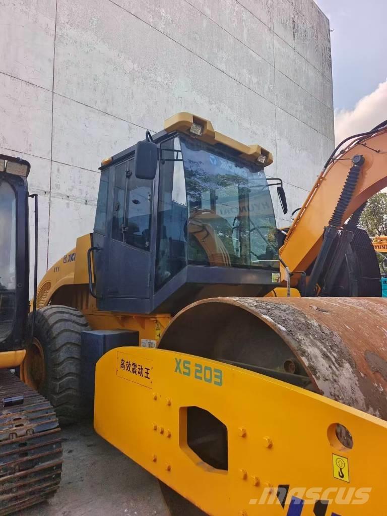 XCMG XS 203 J Trilrolwalsen
