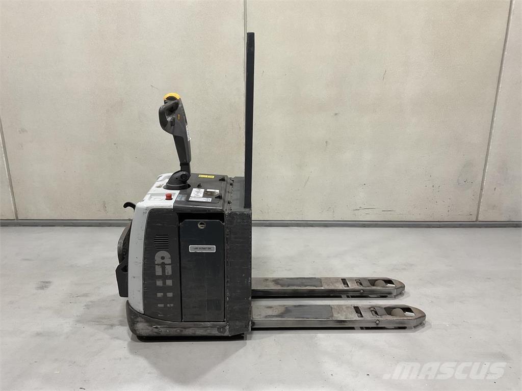 Atlet PLP200R Pallettruck met meerij platform